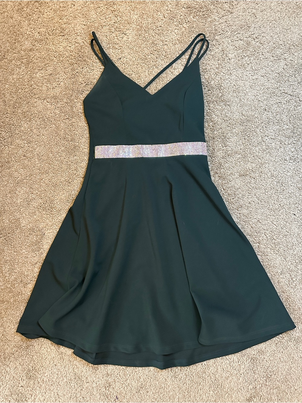 Emerald green V-Neck Spaghetti Strap Dress with Sparkle Waist